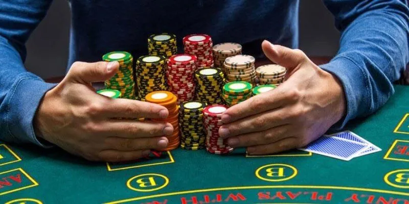TÌM HIỂU BACCARAT ONLINE BỊP NGƯỜI CHƠI NHƯ THẾ NÀO? Chơi Baccarat online bị bị là như thế nào?